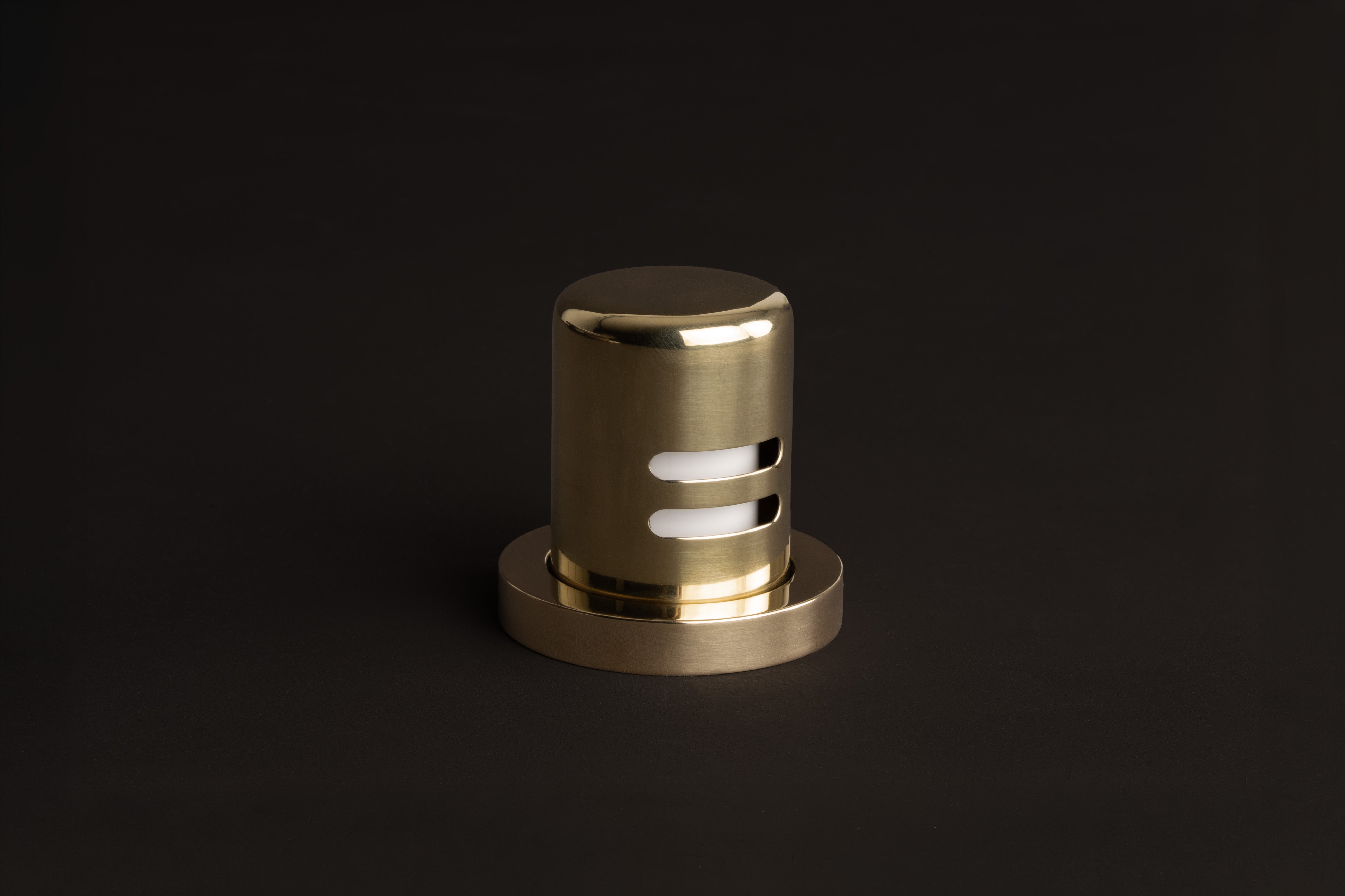 Studio Ore Brass Air Gap