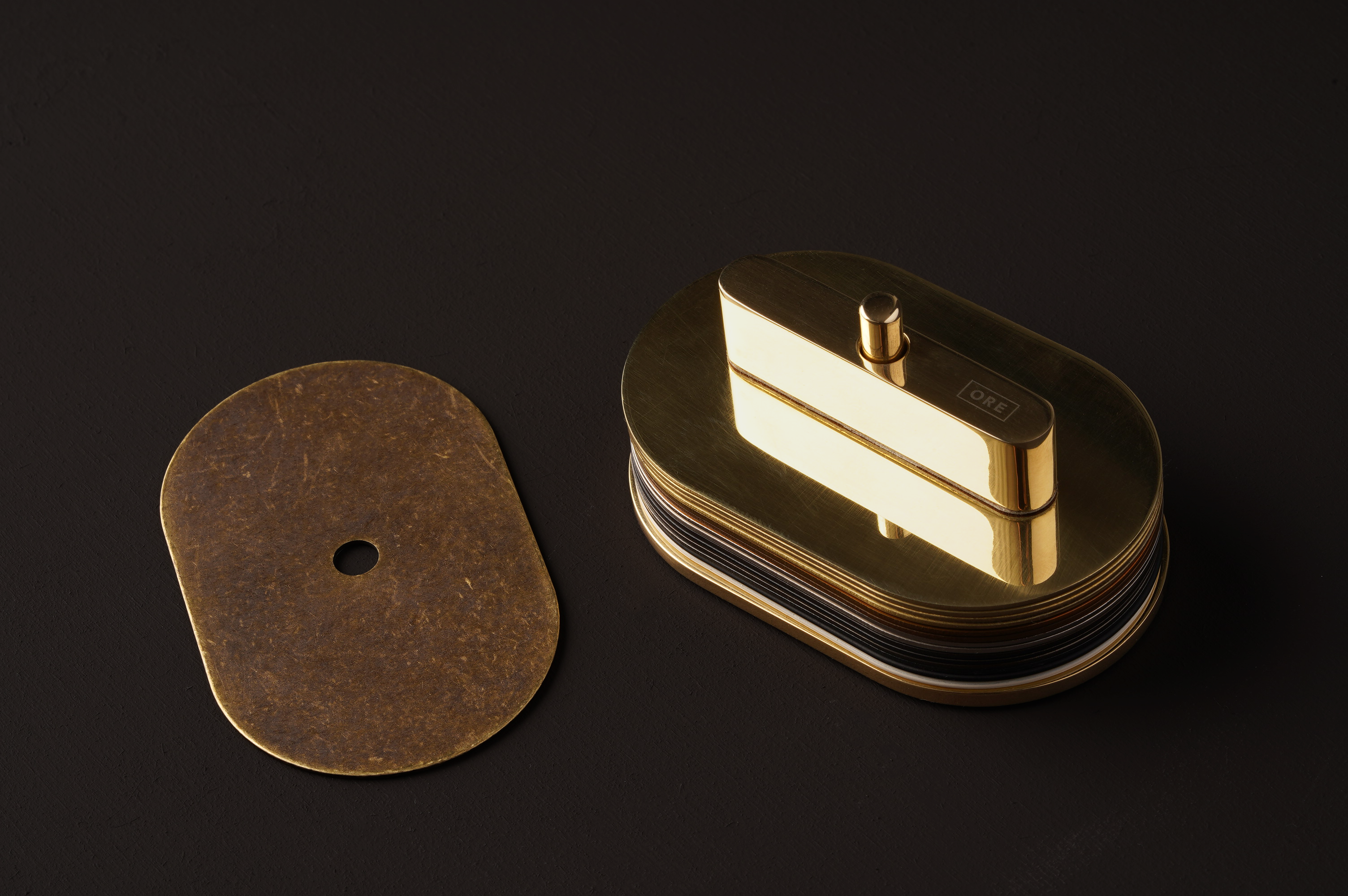 STUDIO ORE BRASS FINISH
